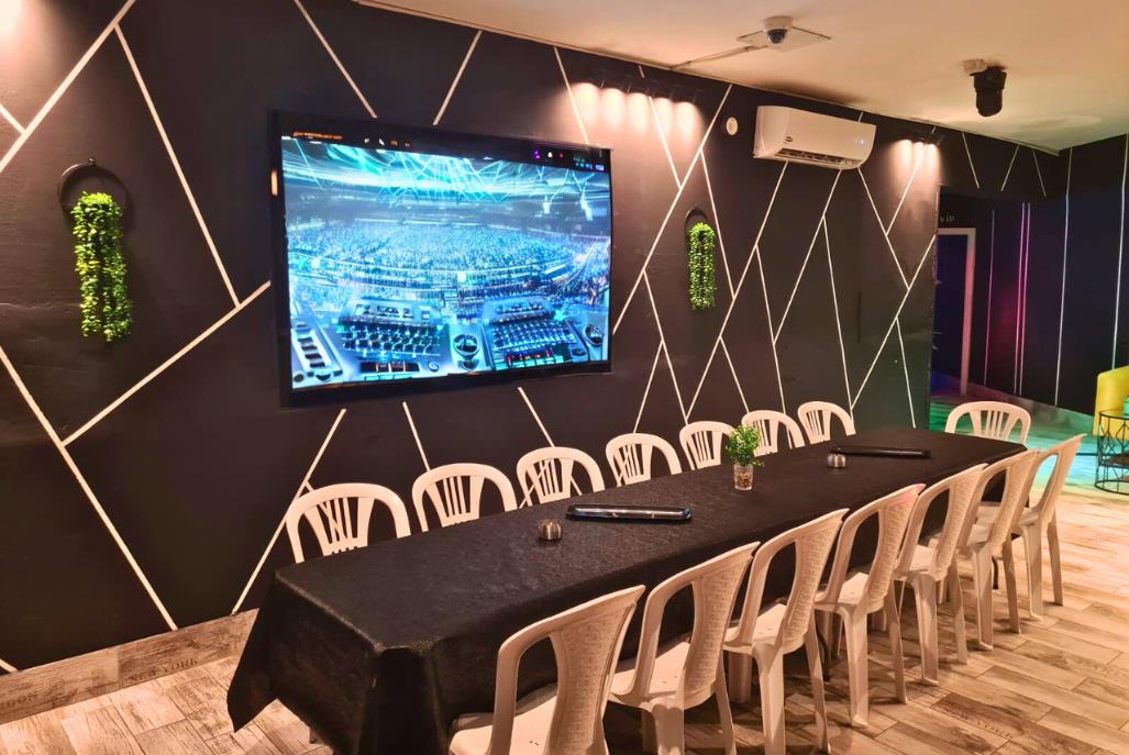 לופט פריז אשקלון דרום  16  לופט 4 יו