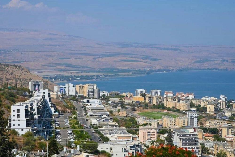 וילה דובדבן טבריה צפון  24  לופט 4 יו