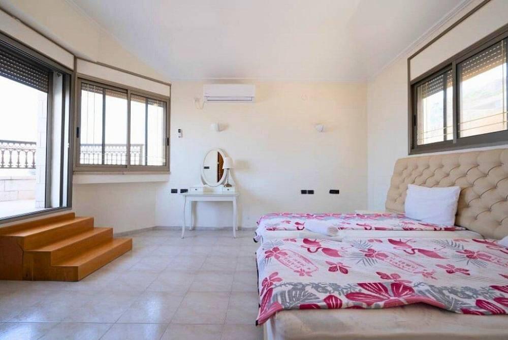 וילה דובדבן טבריה צפון  17  לופט 4 יו