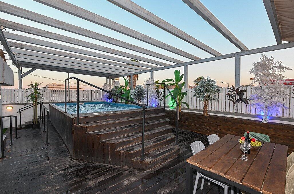 רוף טופ מרכז  9  לופט 4 יו