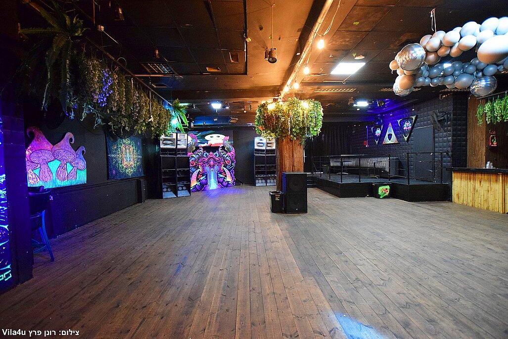 ג'סיקה איוונסט מרכז  18  לופט 4 יו