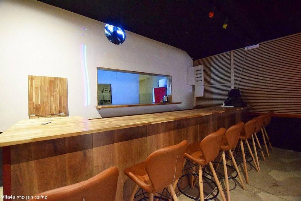 זאקיז מרכז  8  לופט 4 יו