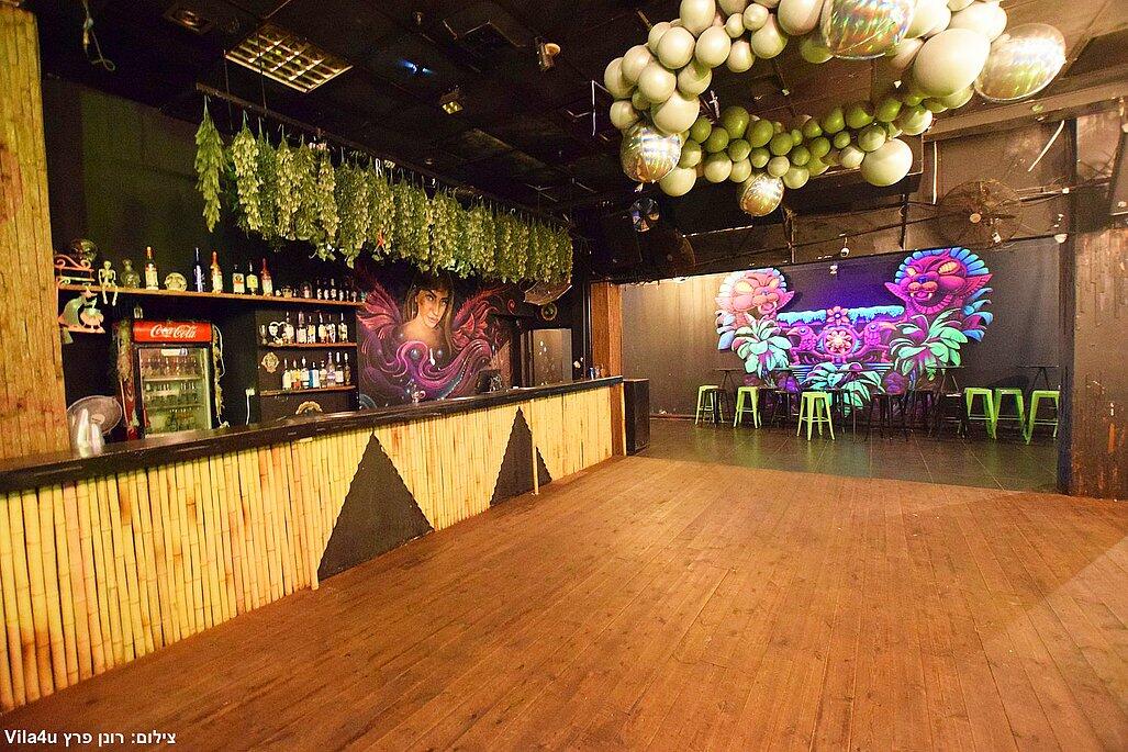 ג'סיקה איוונסט מרכז  10  לופט 4 יו