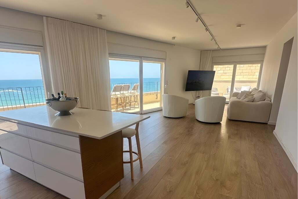 גורדונס - גג על הים מרכז  4  לופט 4 יו