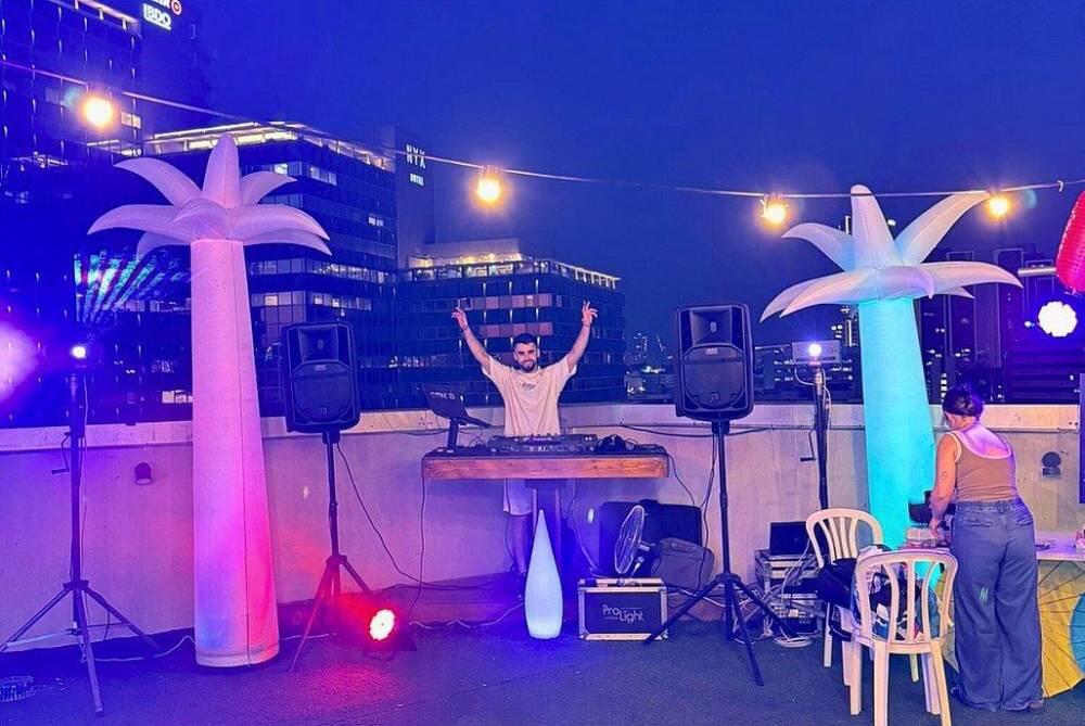 אלמאגו רוף תל אביב מרכז  24  לופט 4 יו