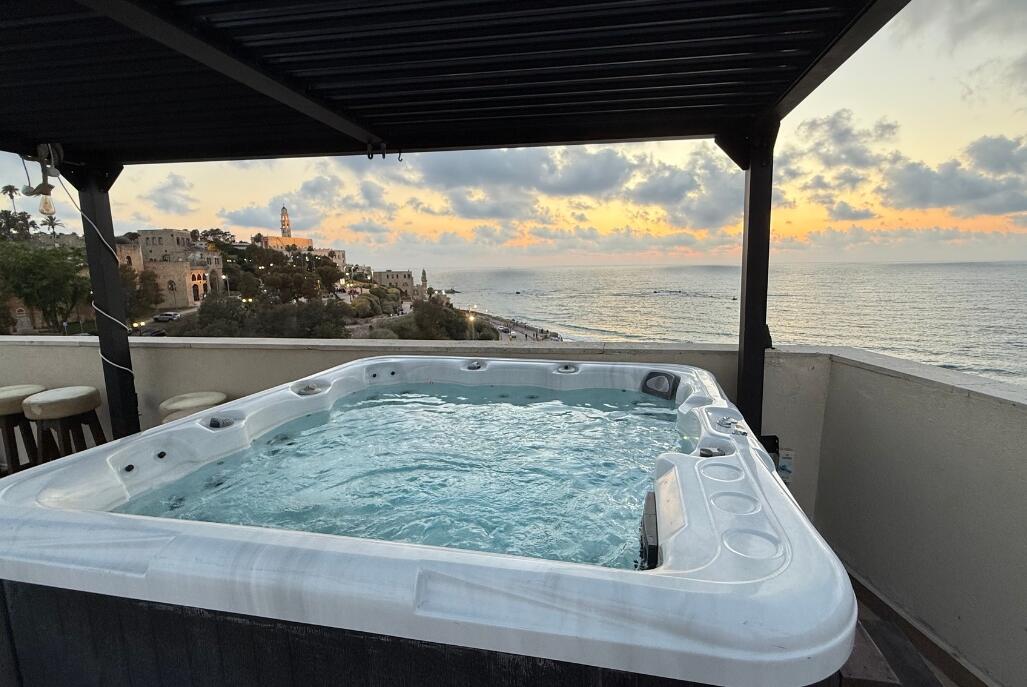 גורדונס - גג על הים מרכז  1  לופט 4 יו