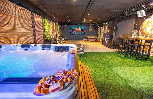 מתחם אירועים רוז גולד - Rose Gold